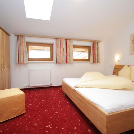 Charming Apartment In Uderns With Balcony Zewnętrze zdjęcie