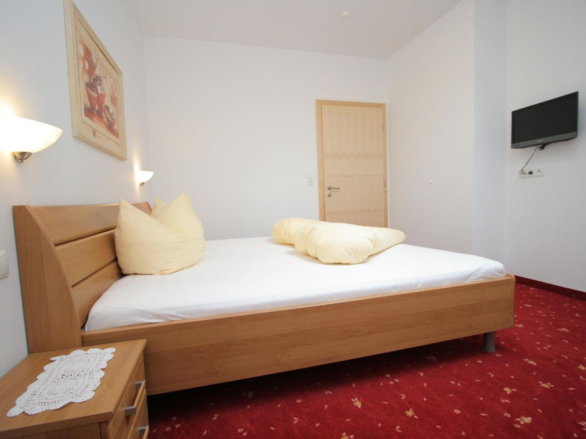 Charming Apartment In Uderns With Balcony Zewnętrze zdjęcie
