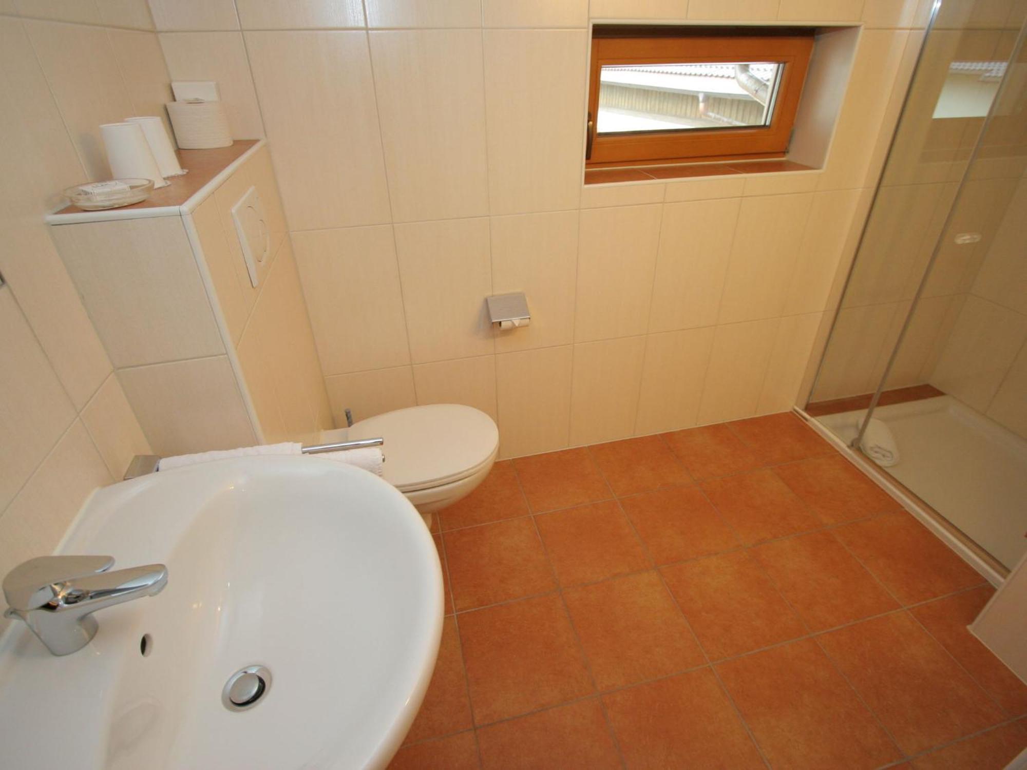 Charming Apartment In Uderns With Balcony Zewnętrze zdjęcie