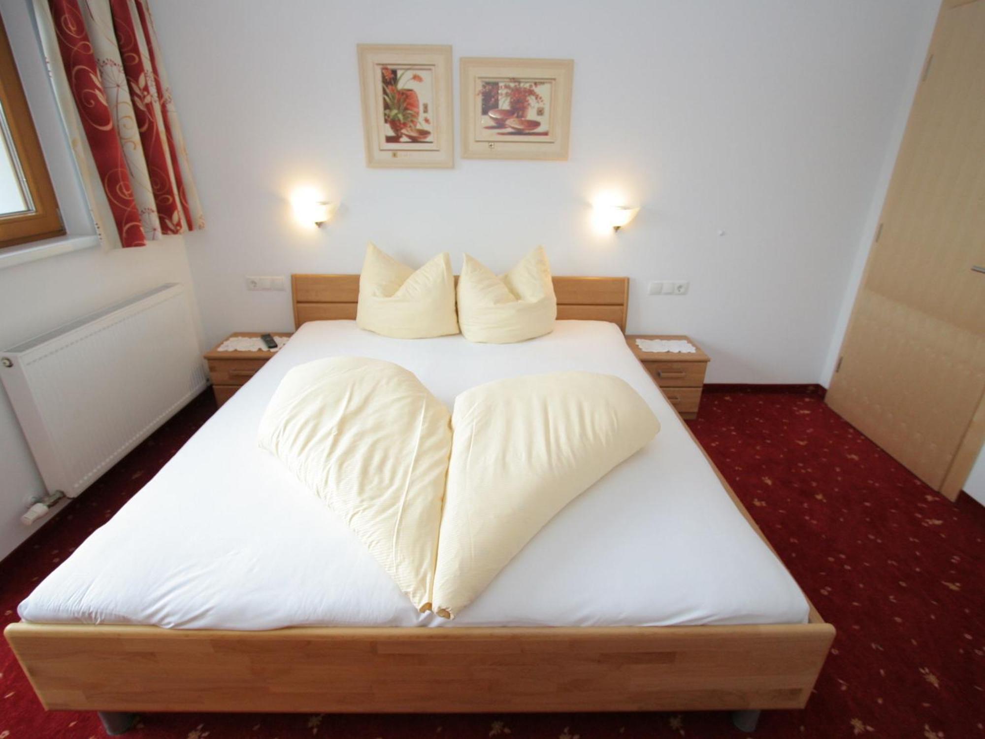 Charming Apartment In Uderns With Balcony Zewnętrze zdjęcie