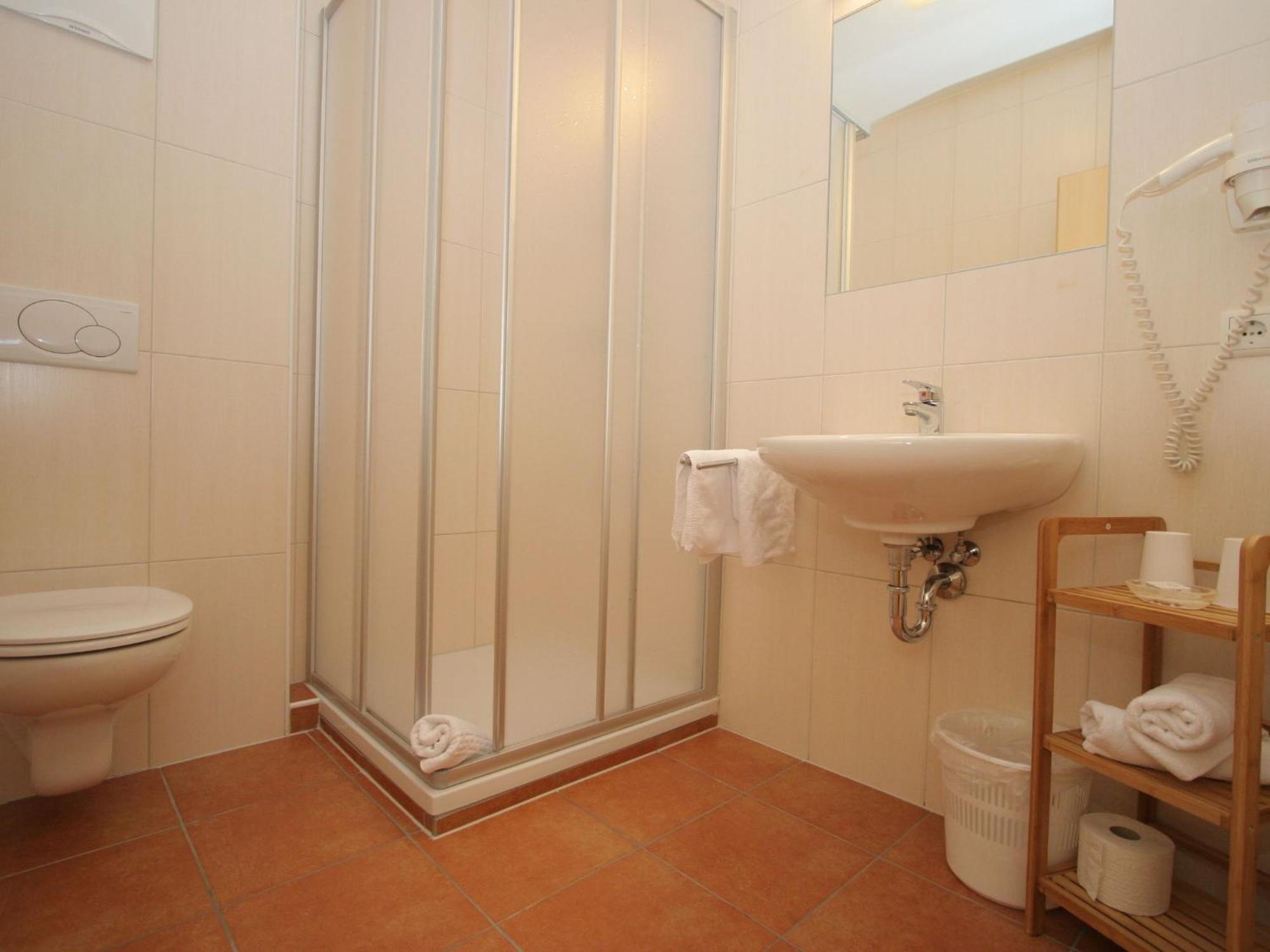 Charming Apartment In Uderns With Balcony Zewnętrze zdjęcie