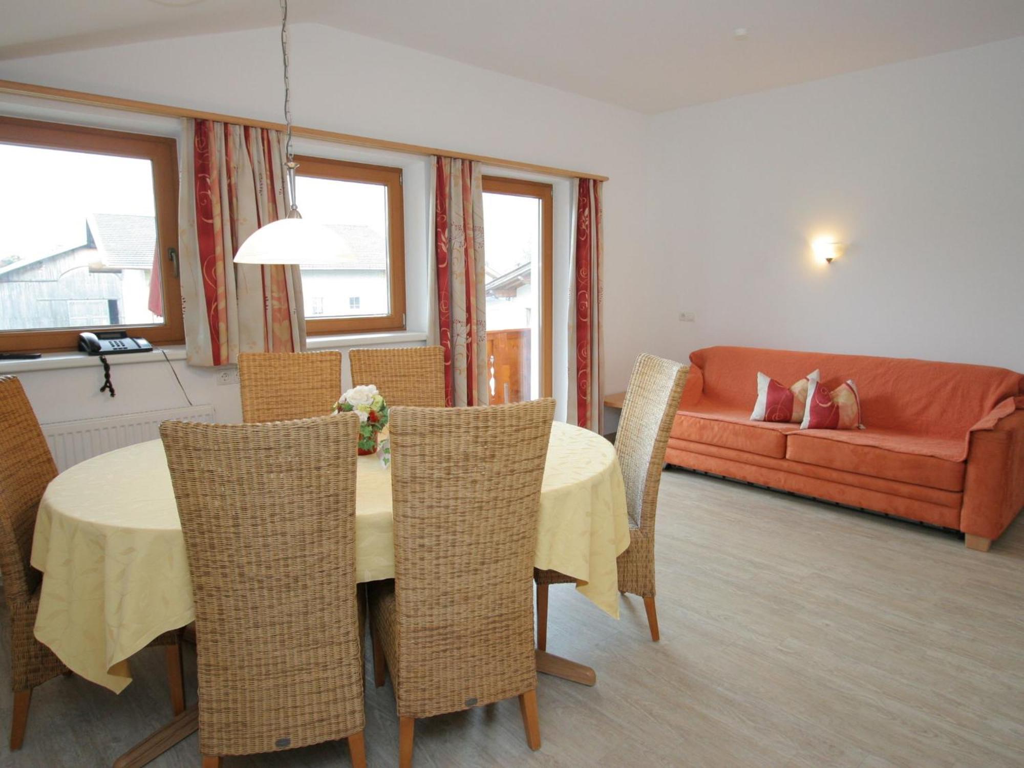 Charming Apartment In Uderns With Balcony Zewnętrze zdjęcie