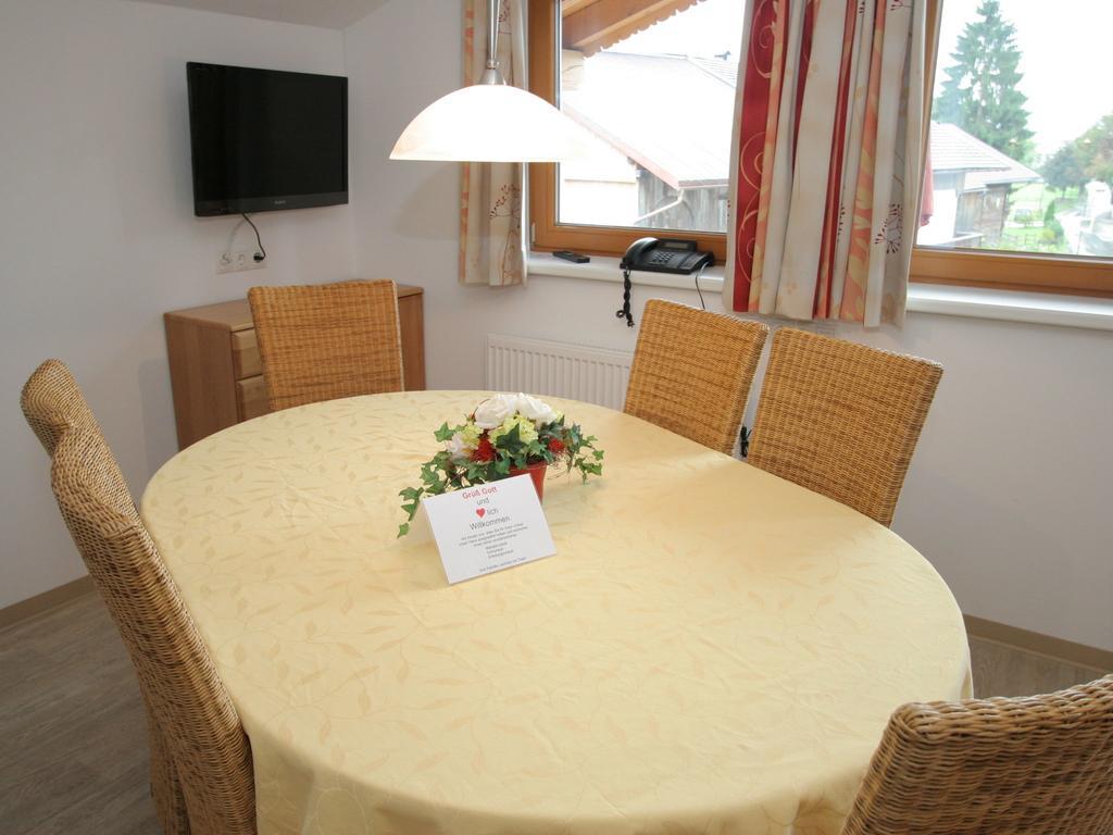 Charming Apartment In Uderns With Balcony Zewnętrze zdjęcie
